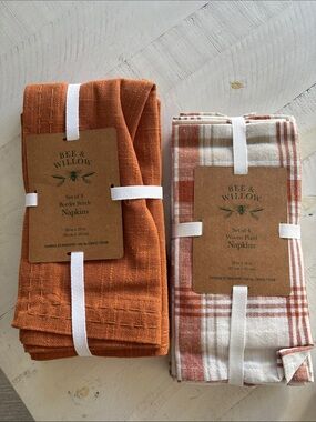 NWT Bee & Willow Napkin Set of 8 💯 cotton
